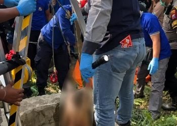 5 Jam Evakuasi Mayat Wanita di Probolinggo Membusuk dalam Sumur 6 Meter, Jasad tanpa Busana dan Identitas Buram 5 Mayat wanita.