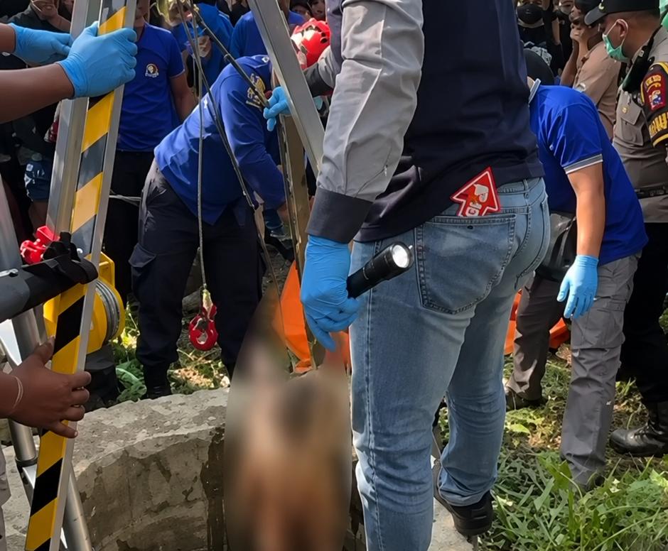 5 Jam Evakuasi Mayat Wanita di Probolinggo Membusuk dalam Sumur 6 Meter, Jasad tanpa Busana dan Identitas Buram 1 Mayat wanita.