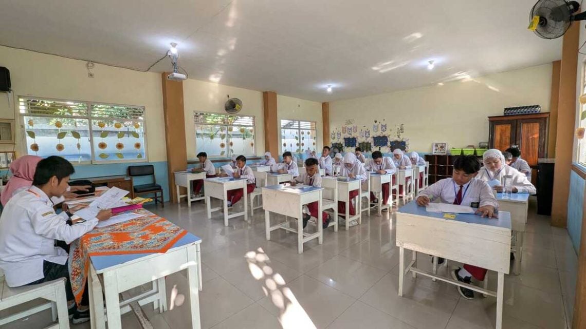 Sekolah unggulan Jawa Timur.