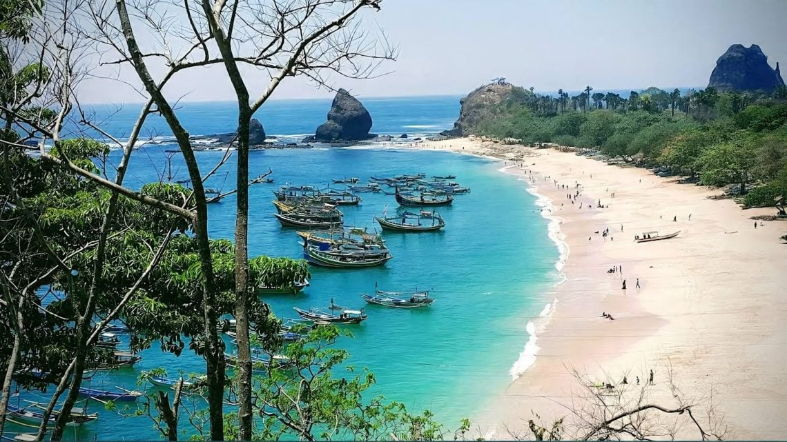 Pantai Papuma