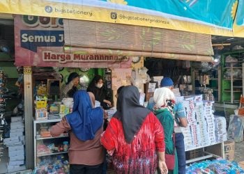 Berburu Peralatan Sekolah, Toko Alat Tulis di Pasar Baru Tuban Mulai Ramai 4 Peralatan Sekolah
