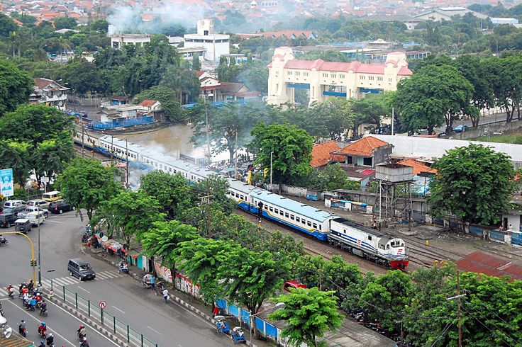 Mengapa Stasiun Wonokromo Jadi Pilihan Banyak Penumpang di Surabaya? 1 Stasiun Wonokromo