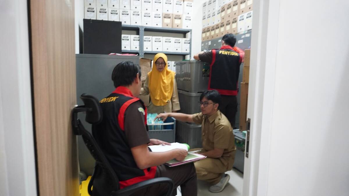 Kejari Batu Naikkan Kasus Dugaan Korupsi Pasar Among Tani ke Penyidikan, 2 Kantor Dinas Digeledah 3 Korupsi Pasar Among Tani Batu.