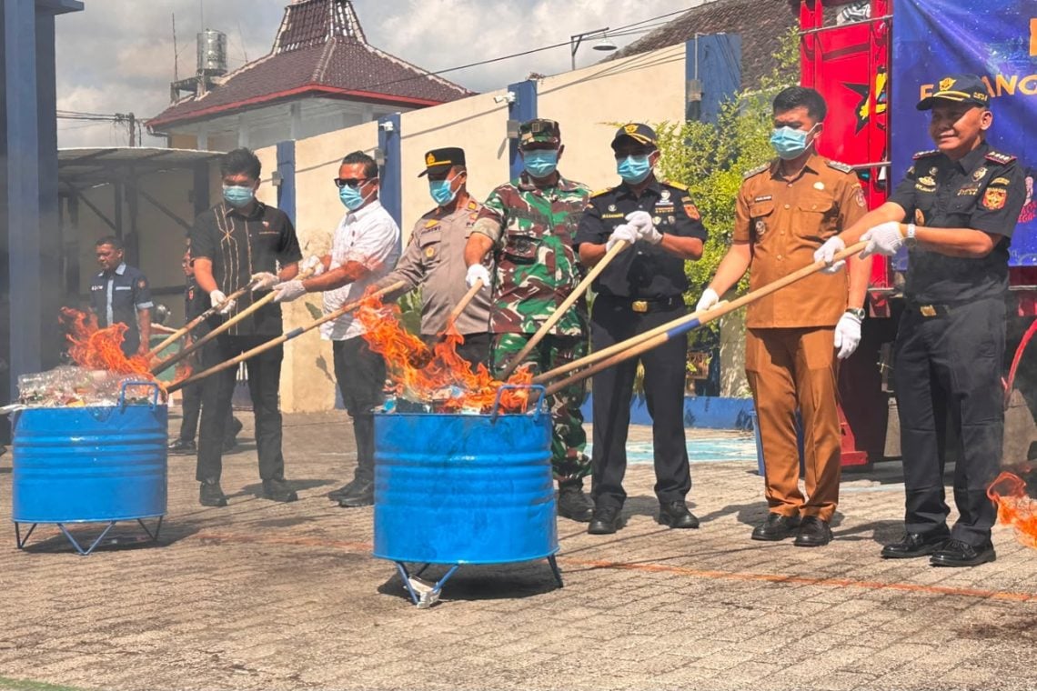 Sita 2,2 Juta Batang, Blitar Jadi Rute Empuk Selundupan Rokok Ilegal ke Sumatera 1 Blitar