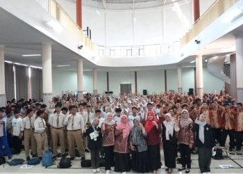 Dukung SDGs, Departemen Kebidanan FK UM Edukasi Kesehatan Reproduksi Remaja untuk Ratusan Siswa SMKN 2 Malang 6 SDGs