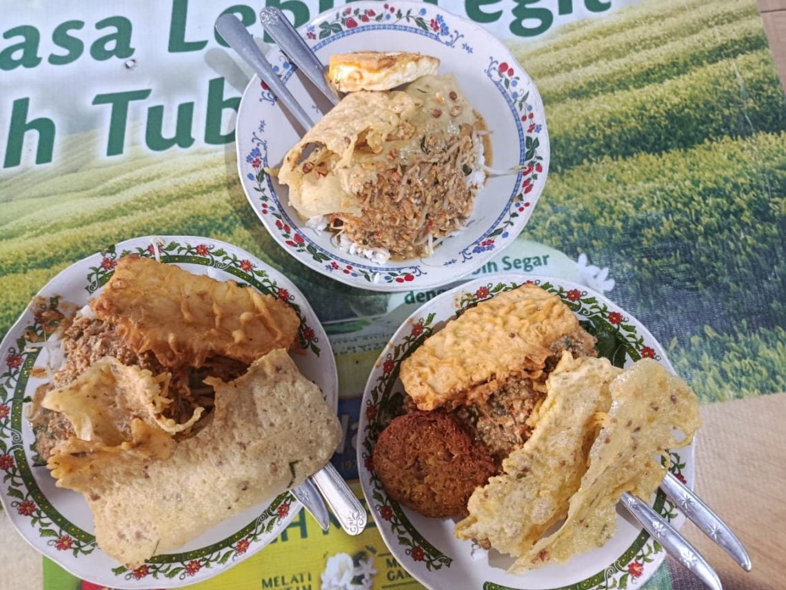 Kuliner Legendaris Dekat Kampus di Malang, Pecel Kane Bu Murtini Jadi Andalan Mahasiswa sejak Pagi 1 Kuliner
