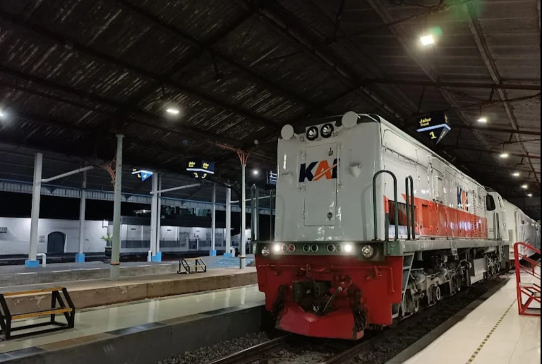 Kereta Favorit yang Berhenti di Stasiun Jombang 1 Kereta favorit.
