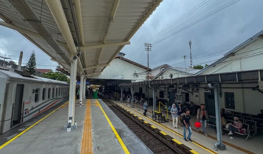 Mengapa Banyak Pendaki Memilih Turun di Stasiun Lawang? 1 Stasiun Lawang.