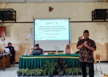 Dorong Transformasi Pendidikan, LPPM UM Wujudkan Pengabdian Lewat Workshop AI di SMPN 8 Malang 6 LPPM UM