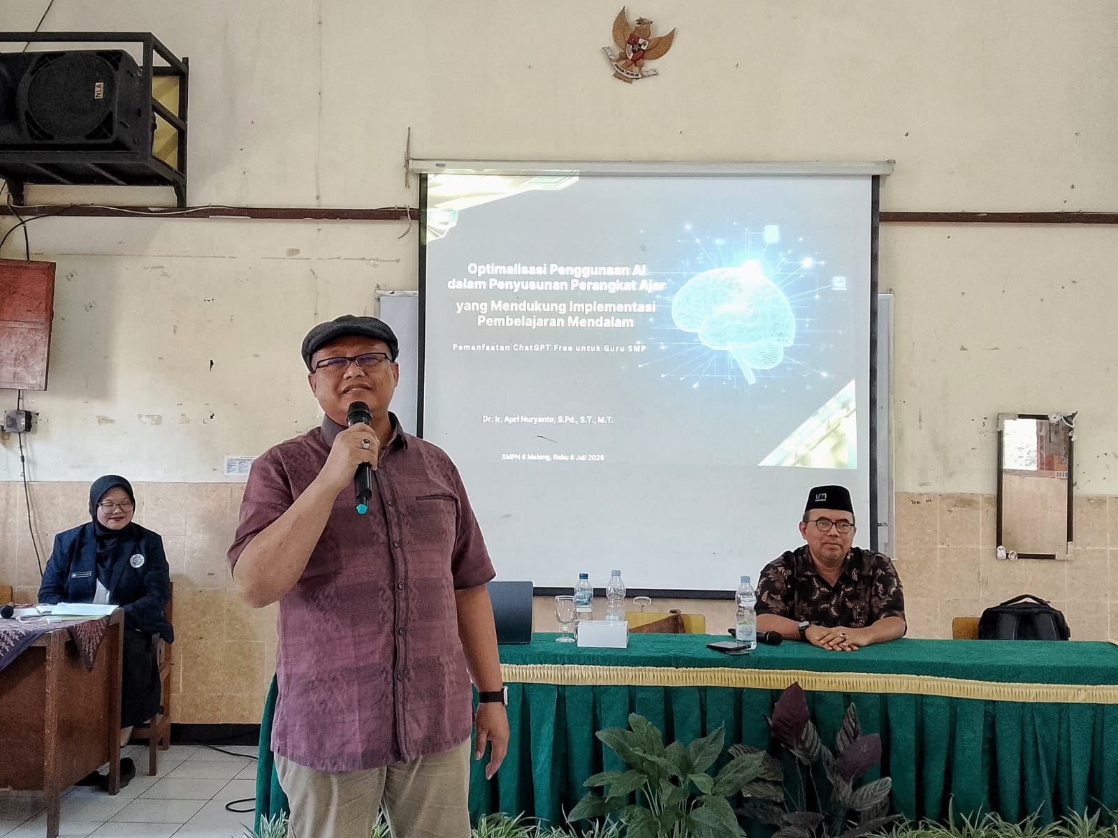 Dorong Transformasi Pendidikan, LPPM UM Wujudkan Pengabdian Lewat Workshop AI di SMPN 8 Malang 3 LPPM UM