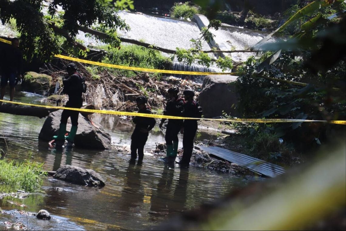 Terimpit Batu Besar, Benda Diduga Bom di Blitar Peninggalan Perang Sulit Dievakuasi 1 Bom di Blitar.