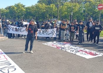 Mahasiswa UINSA Long March, Desak Plt Rektor Prof Akh. Muzaki Mundur 4 UINSA