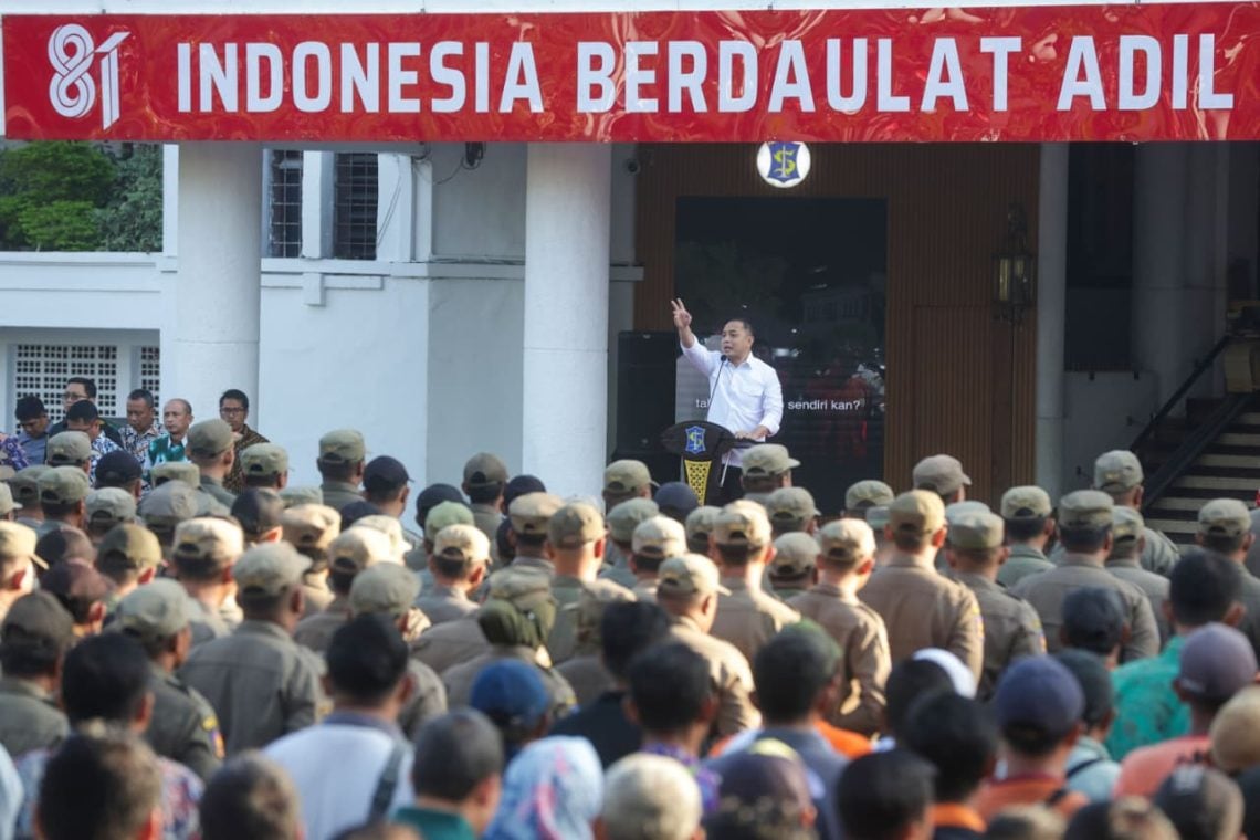 Eri Cahyadi Ancam Copot Pejabat yang Lambat Tangani Aduan Warga Surabaya 1 Eri Cahyadi