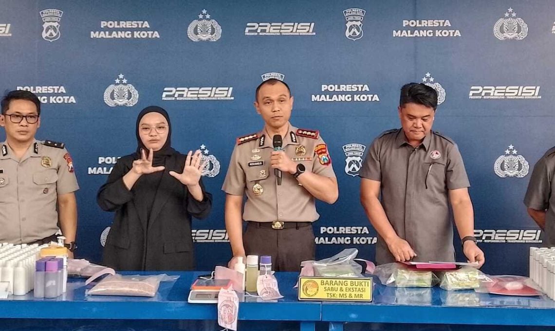 Dua Kurir Sabu di Malang Tergiur Upah Rp10 Juta, BB 3,2 Kg Disita Terancam 20 Tahun Penjara 1 Kurir sabu di Malang.