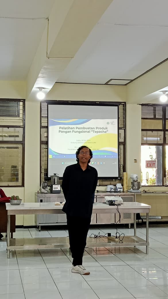 LPPM UM Gelar Pelatihan Pembuatan Tepache, Mahasiswa Belajar Olah Limbah Kulit Nanas Jadi Minuman Fungsional 3 Pelatihan tepache LPPM UM.
