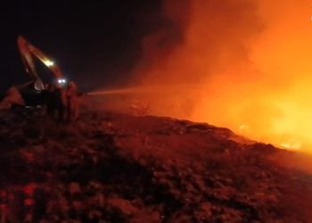 Kebakaran TPA Benowo Dipadamkan Lima Jam, Tumpukan Sampah Jadi Kendala Utama 4 TPA Benowo