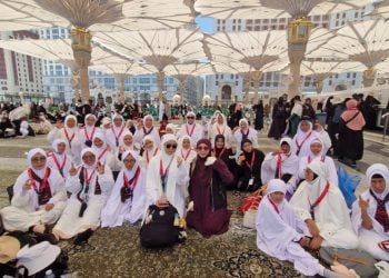 Penuh Makna, 45 Jemaah Umroh Pusaka by Chatour Travel dari Lansia hingga Gen Z Saling Bantu dalam Setiap Momen 10 Chatour Travel.