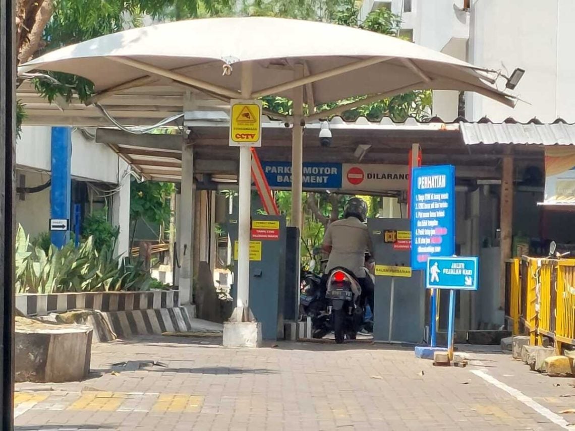 Pemkot Surabaya Perketat Pengawasan Parkir, Area tanpa Izin Terancam Ditutup 1 Pemkot Surabaya.