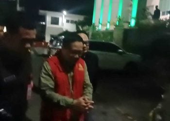Kejati Jatim Tahan Eks Dirut Kebun Binatang Surabaya Jadi Tersangka Korupsi, Dugaan Selewengkan Dana Operasional dan Pakan Satwa Rp7,4 M 4 Kebun Binatang Surabaya.
