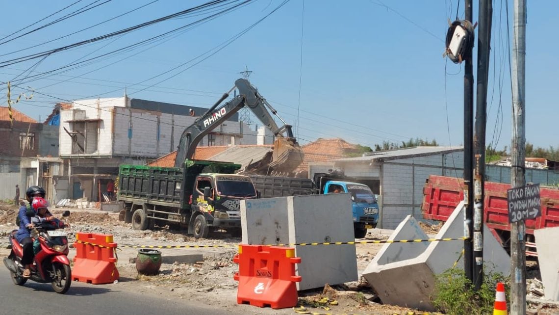 Pelebaran Jalan Raya Menganti Kembali Dilanjutkan, Pemkot Surabaya Bangun Drainase Terlebih Dahulu 1 Jalan Raya Menganti